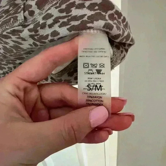 Mono B Crop Top - Picture 4 of 4